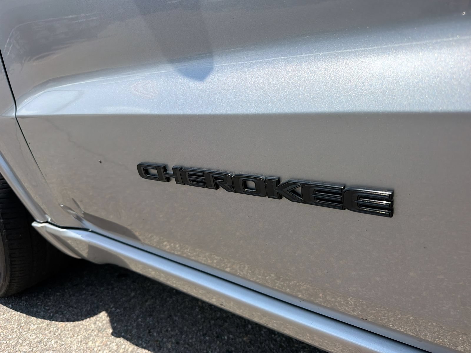 Used 2019 Jeep Grand Cherokee Altitude AWD/4WD image 14