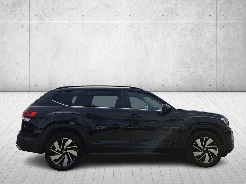 Used 2025 Volkswagen Atlas SE image 4
