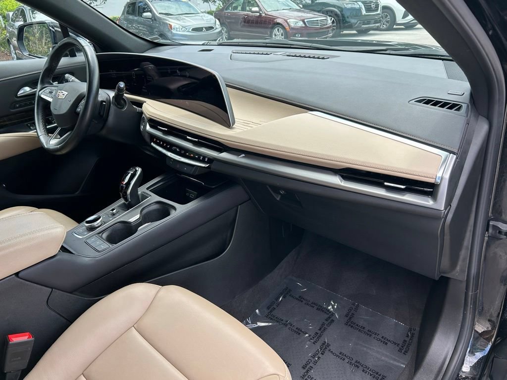 Used 2025 Cadillac XT4 Premium Luxury FWD image 43