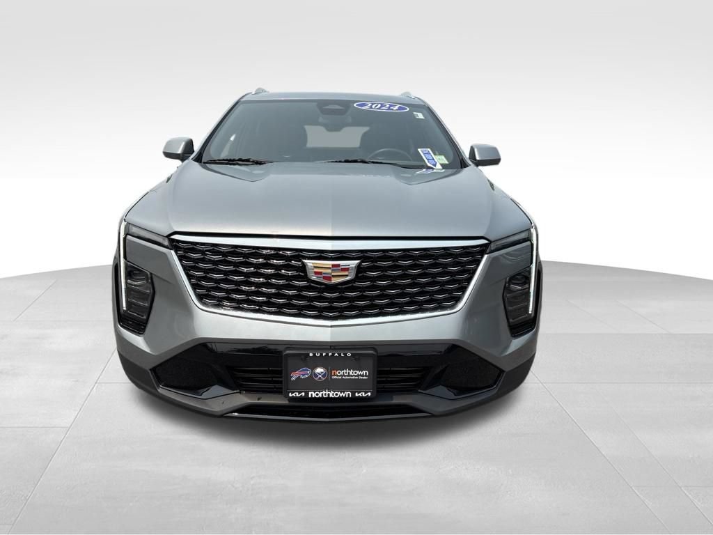 Used 2024 Cadillac XT4 Premium Luxury AWD/4WD image 2