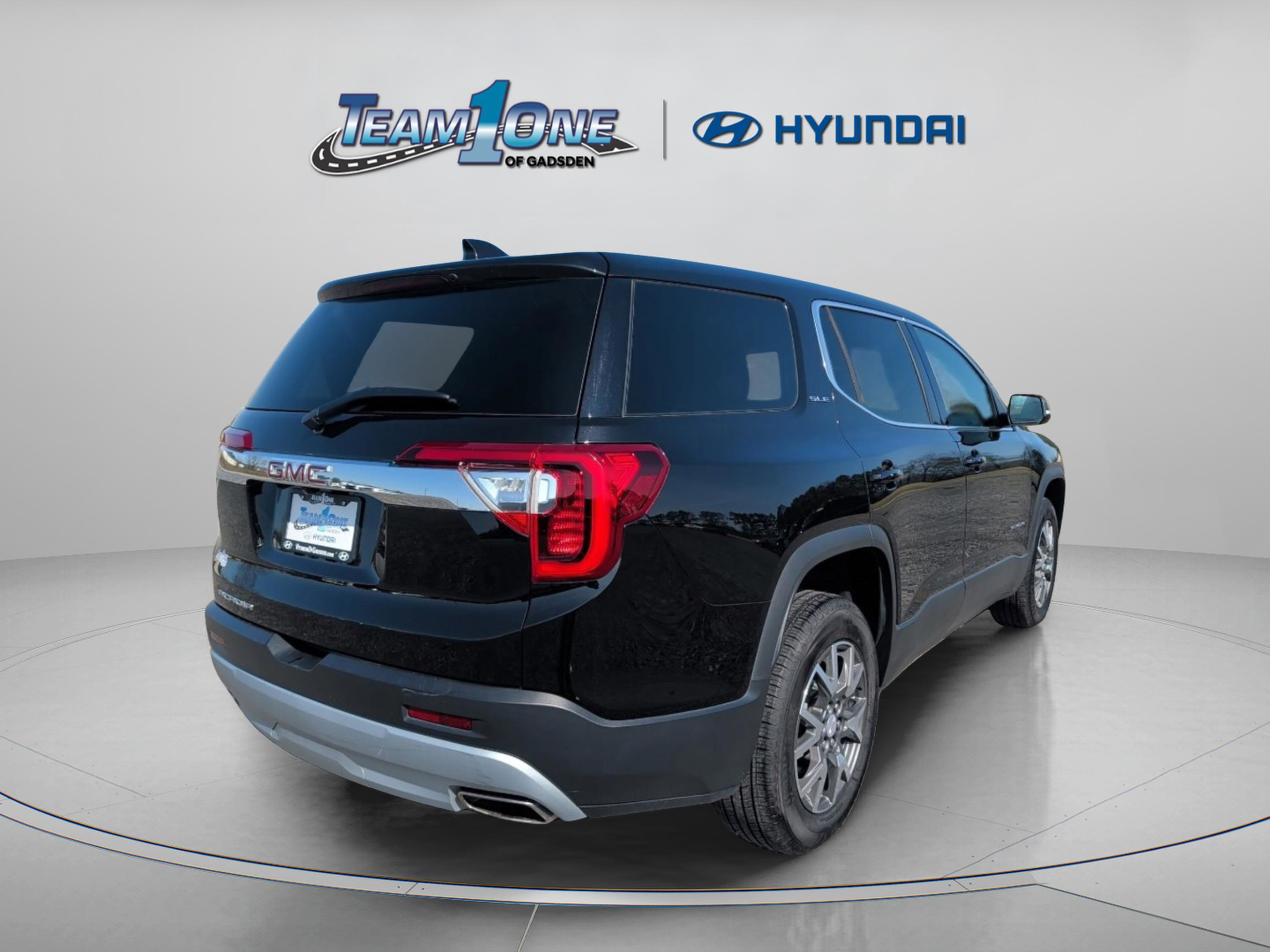 Used 2023 GMC Acadia SLE image 9