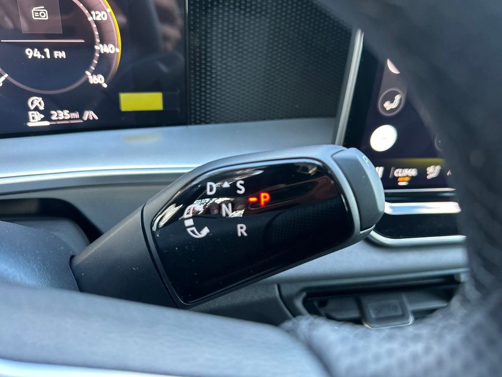 New 2026 Volkswagen Tiguan SE R-Line image 11