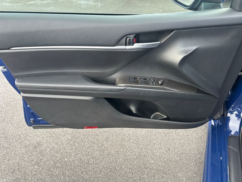 Used 2024 Toyota Camry SE image 16