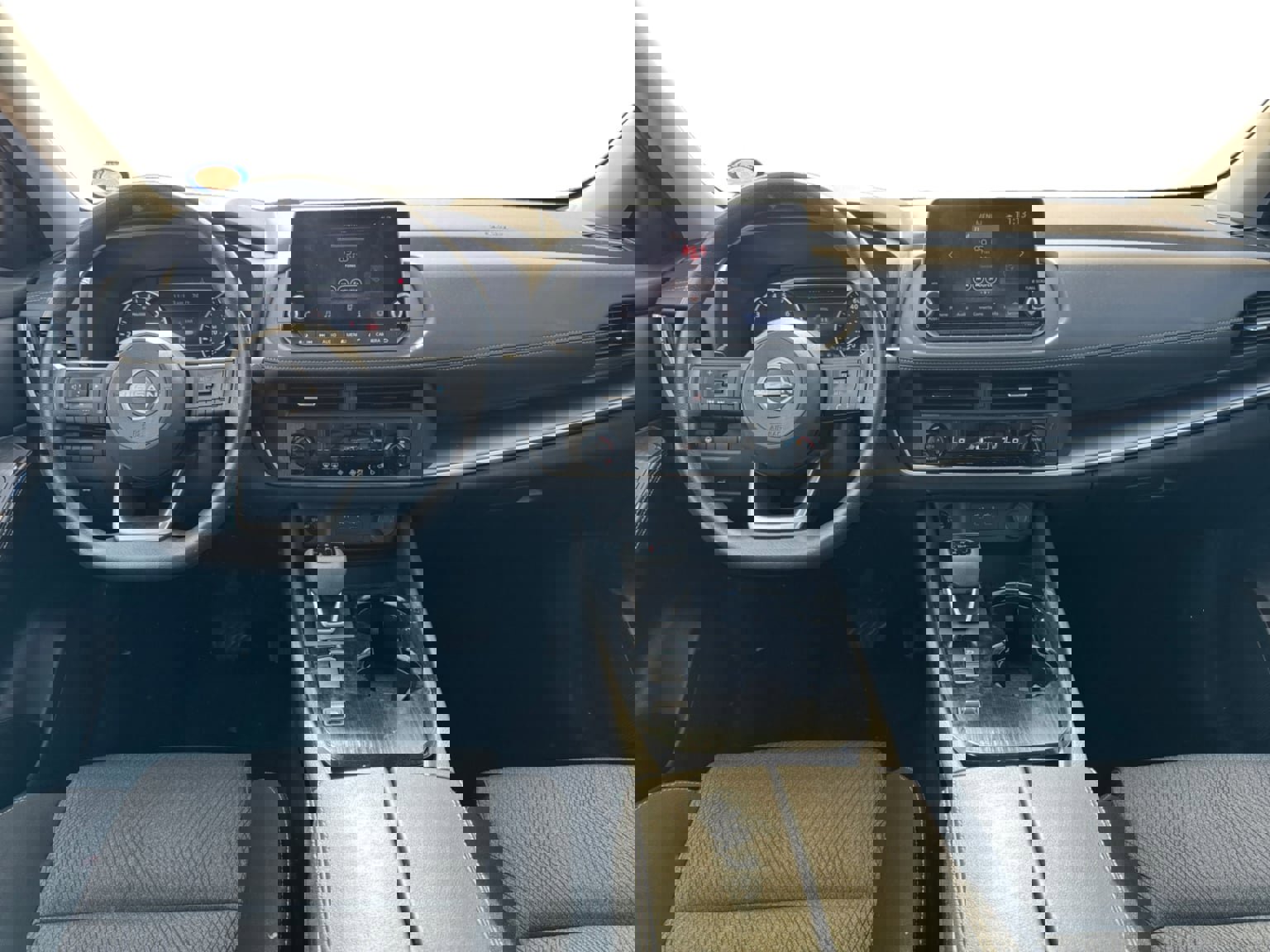 Used 2024 Nissan Rogue SV image 12