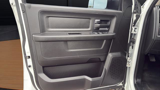 Used 2018 RAM 2500 Tradesman w/ Chrome Appearance Group AWD/4WD image 16