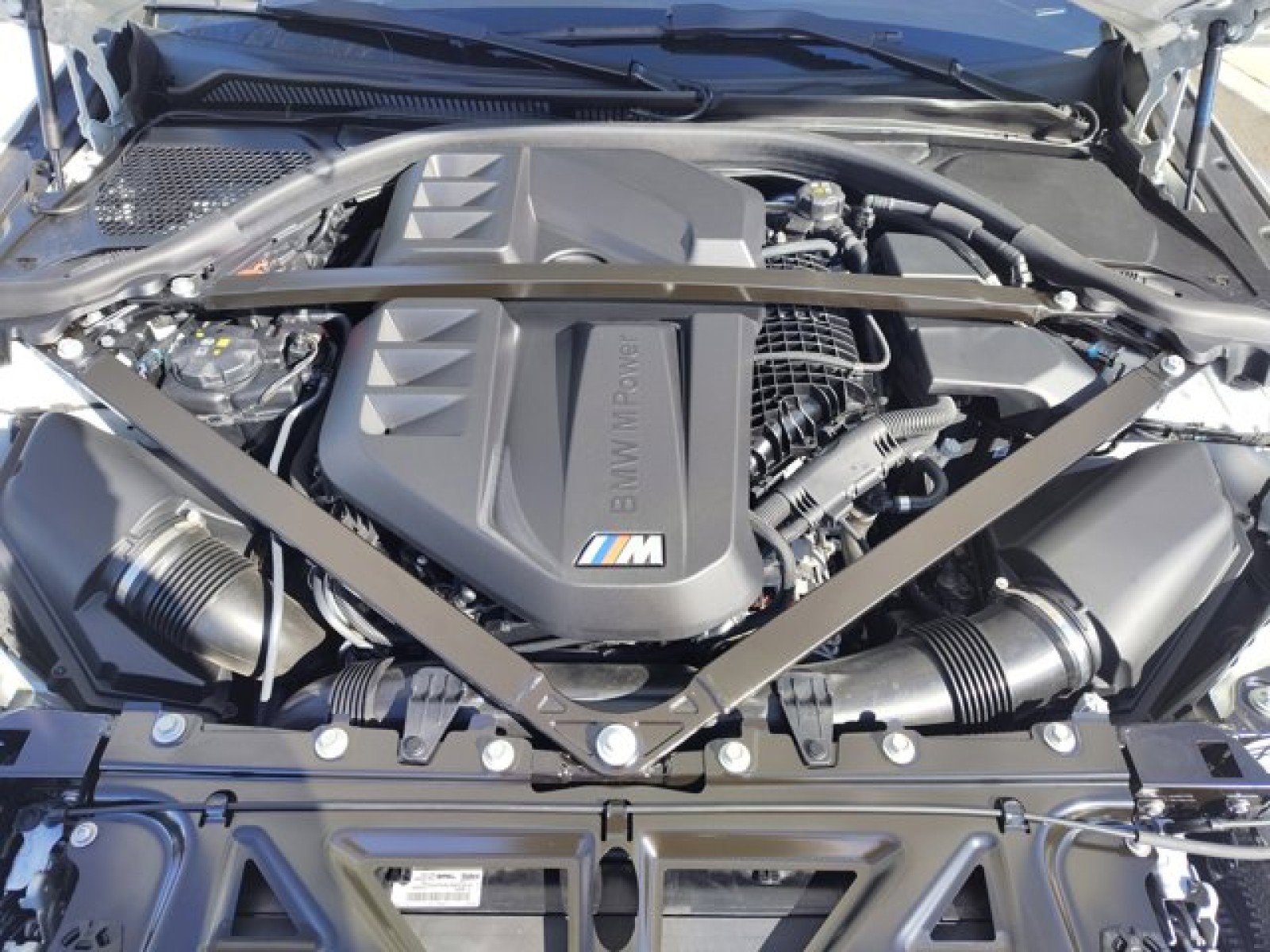 Used 2024 BMW M2 Carbon Roof, Live Cockpit Pro, w/ Lighting Package image 9