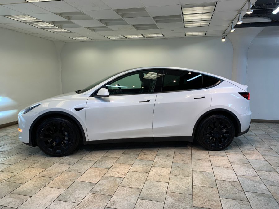 Used 2021 Tesla Model Y Long Range image 4