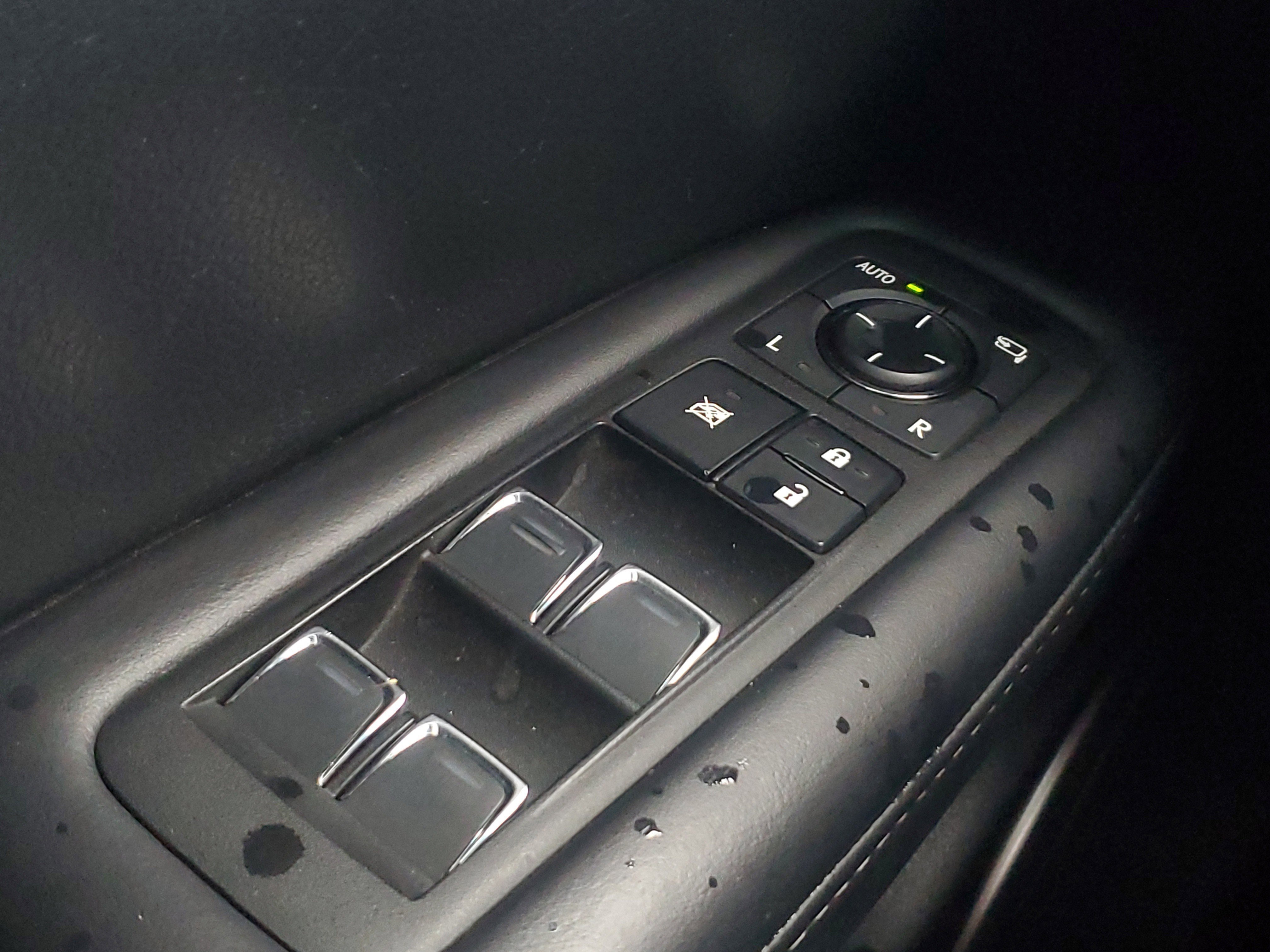 Used 2019 Lexus RX 450h AWD w/ Luxury Package image 19