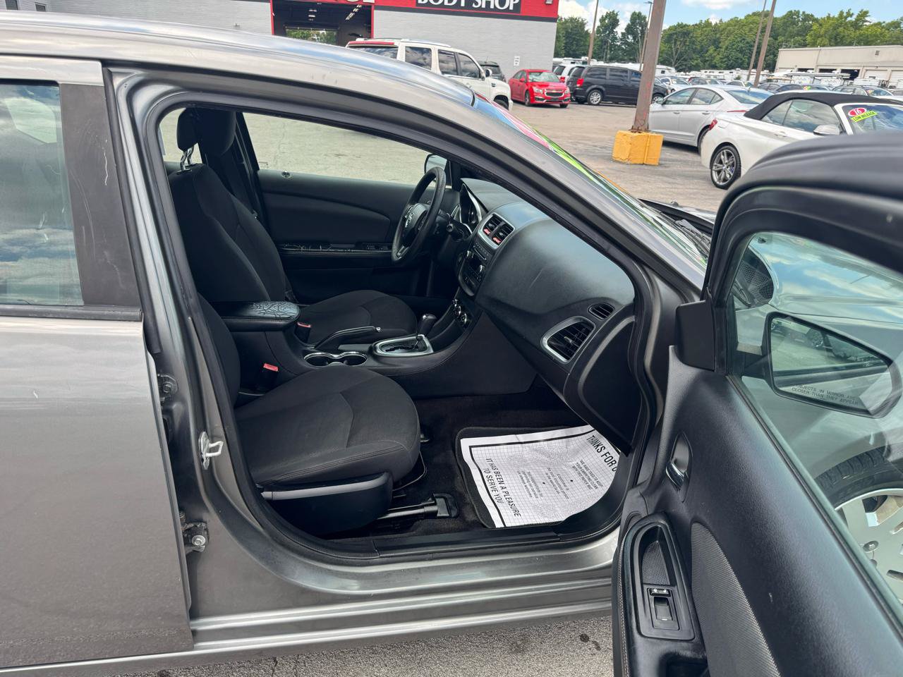 Used 2012 Dodge Avenger SE FWD image 9