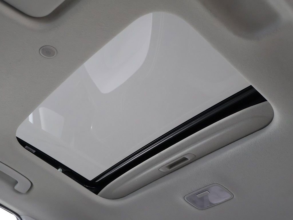 Certified 2023 Hyundai Venue SEL w/ Cargo Package image 16