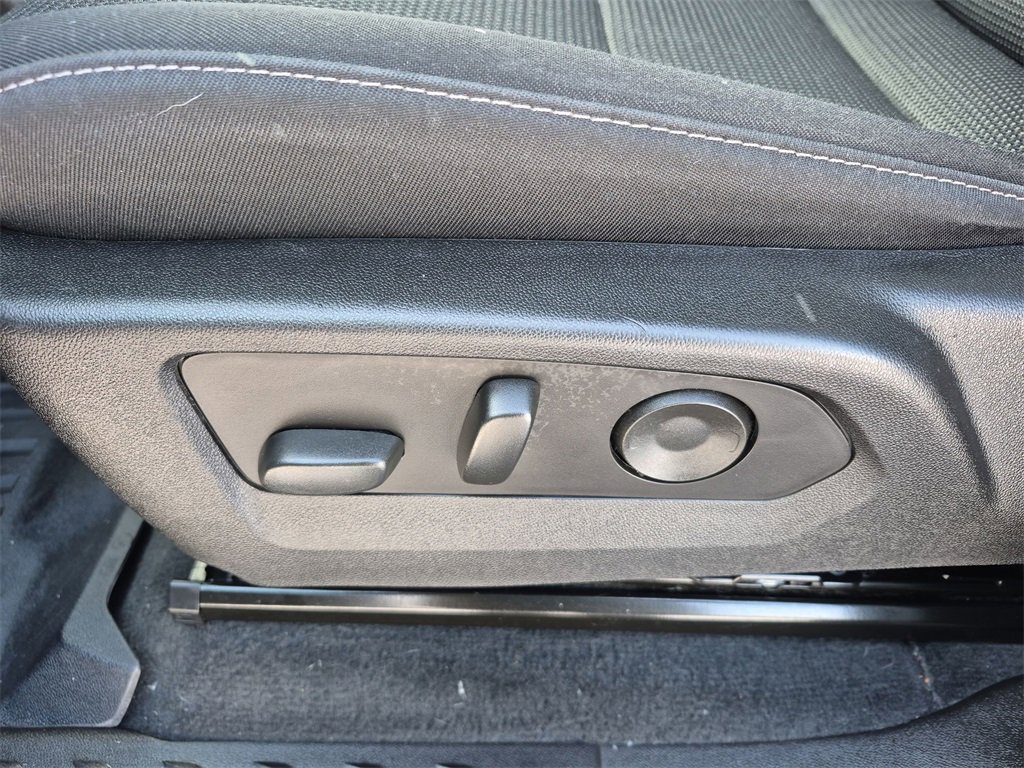 Used 2023 Chevrolet Colorado LT w/ LT Convenience Package II image 19