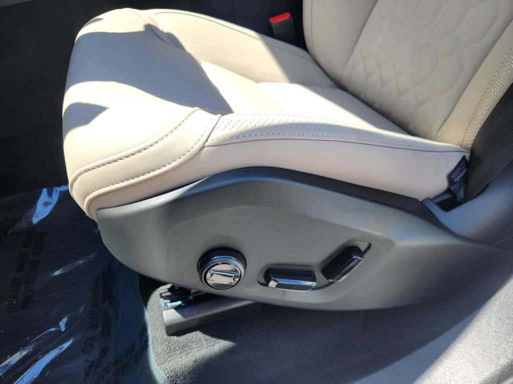 New 2026 Volvo XC90 B6 Plus w/ Protection Package Premier AWD/4WD image 17
