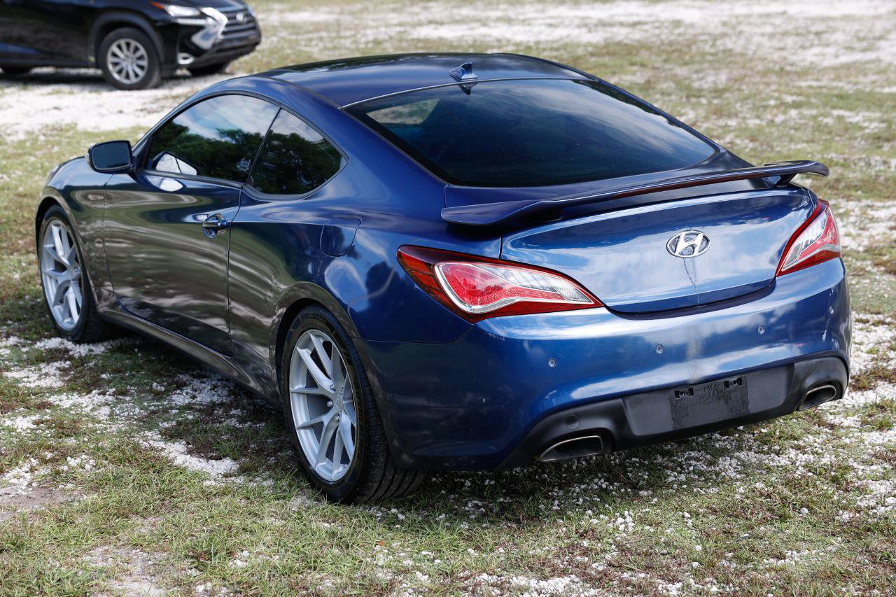 Used 2016 Hyundai Genesis Coupe 3.8 RWD image 5