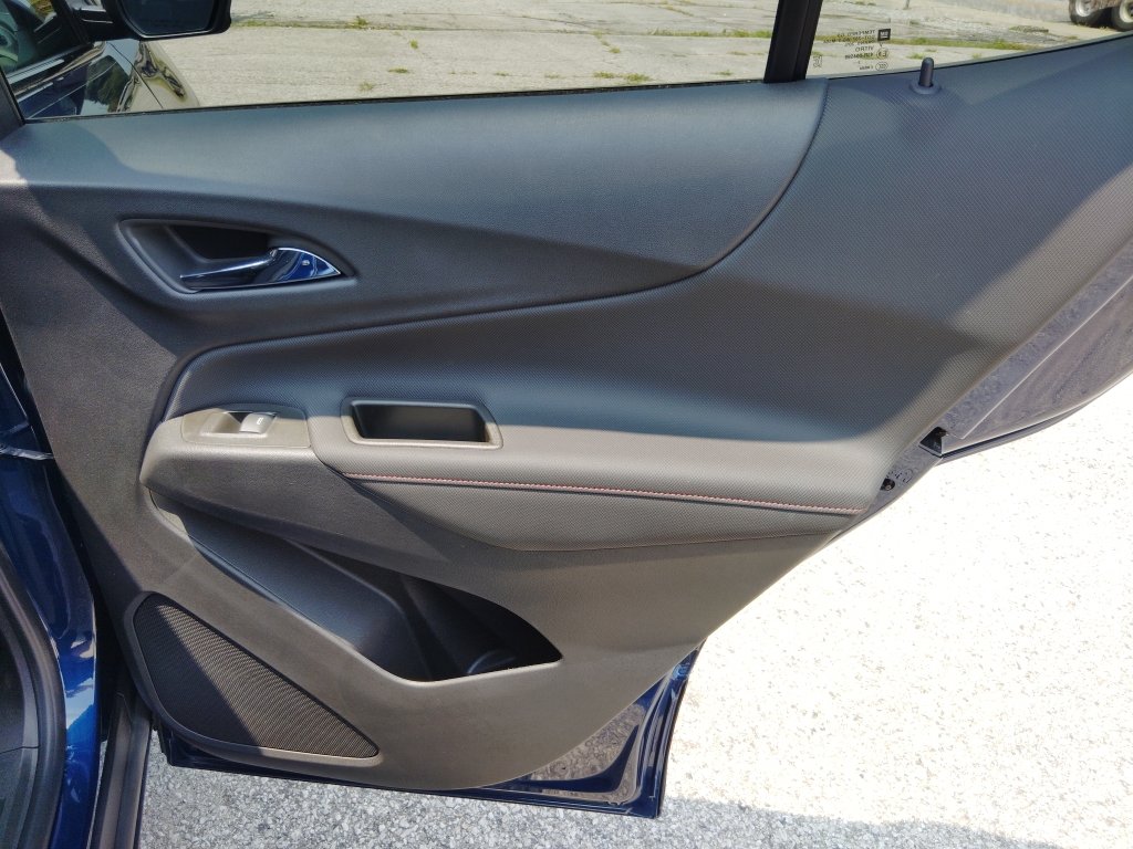 Used 2023 Chevrolet Equinox RS w/ LPO, Floor Liner Package FWD image 29