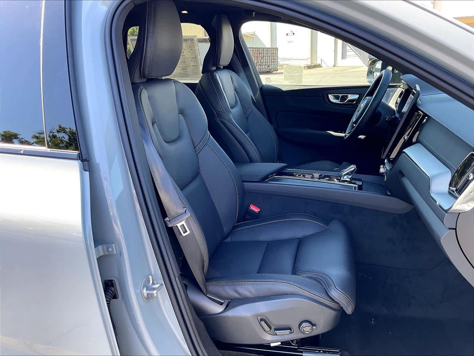 New 2026 Volvo XC60 T8 Ultra w/ Climate Package AWD/4WD image 31