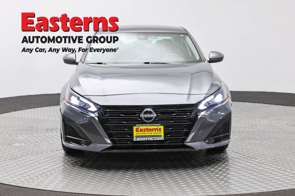 Used 2023 Nissan Altima 2.5 S FWD image 2