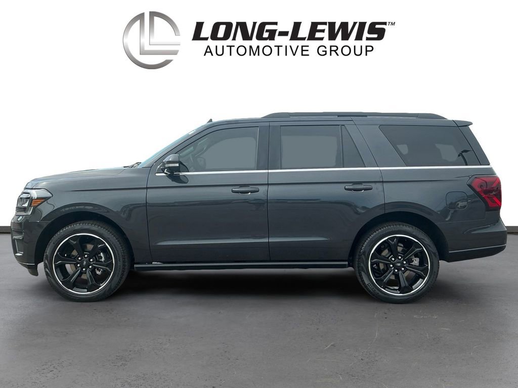 Used 2024 Ford Expedition Limited AWD/4WD image 2