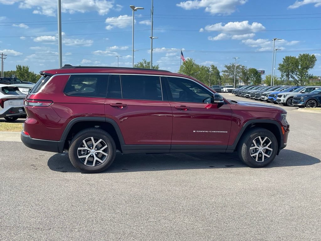 Used 2025 Jeep Grand Cherokee L Limited w/ Luxury Tech Group II AWD/4WD image 8