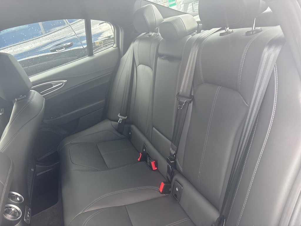 Used 2024 Alfa Romeo Giulia Ti image 27
