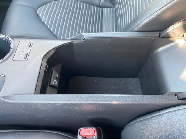 Used 2023 Toyota Camry SE image 12