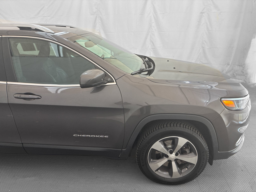 Used 2019 Jeep Cherokee Limited w/ Trailer Tow Group AWD/4WD image 7