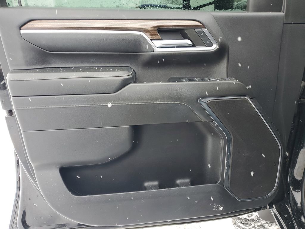 Used 2024 Chevrolet Silverado 2500 LT w/ Midnight Edition image 22