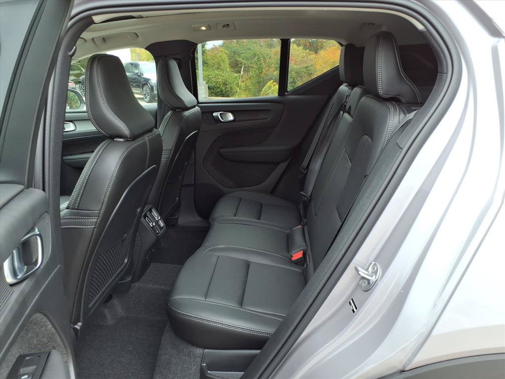 Certified 2026 Volvo XC40 B5 Plus w/ Climate Package AWD/4WD image 11