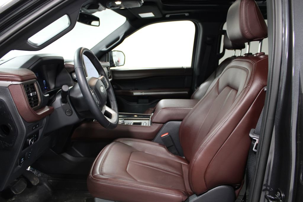 Used 2024 Ford Expedition Limited image 19