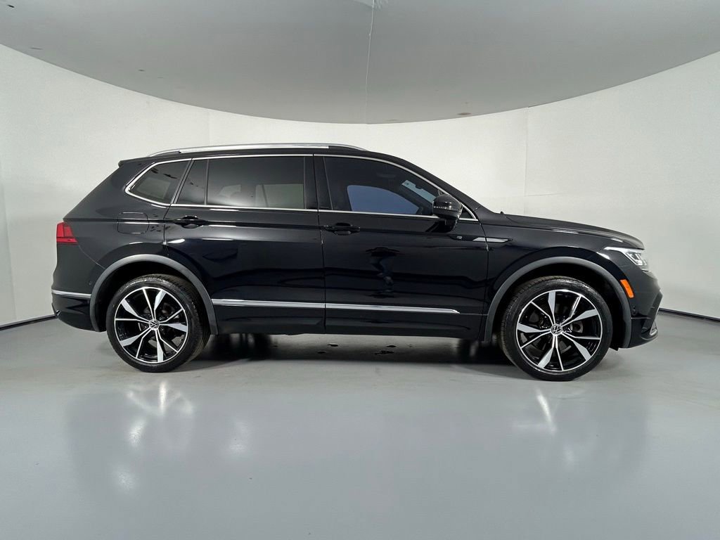 Used 2022 Volkswagen Tiguan SEL R-Line image 8