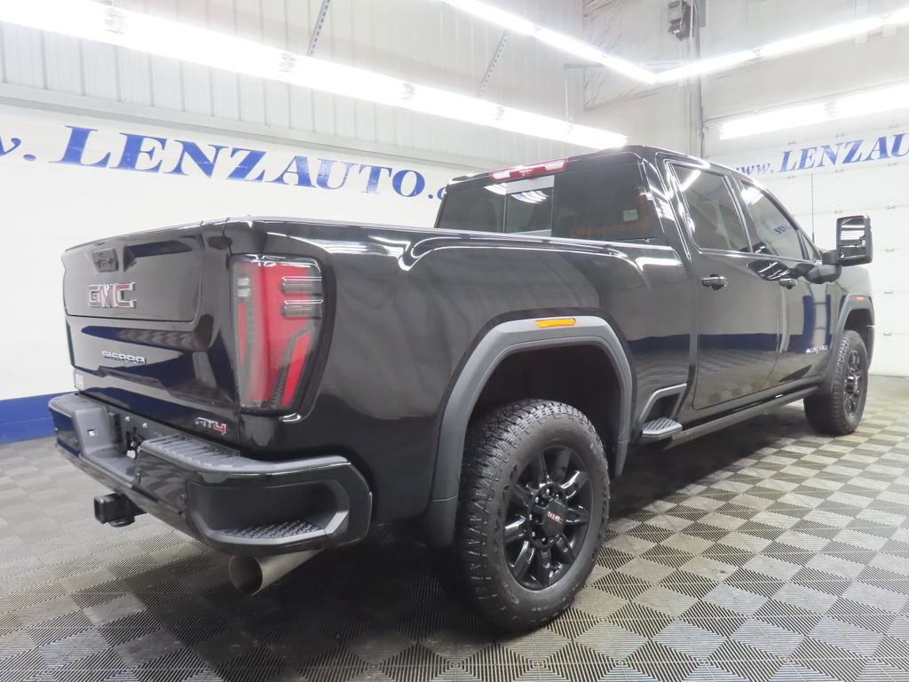 Used 2025 GMC Sierra 2500 AT4 image 4