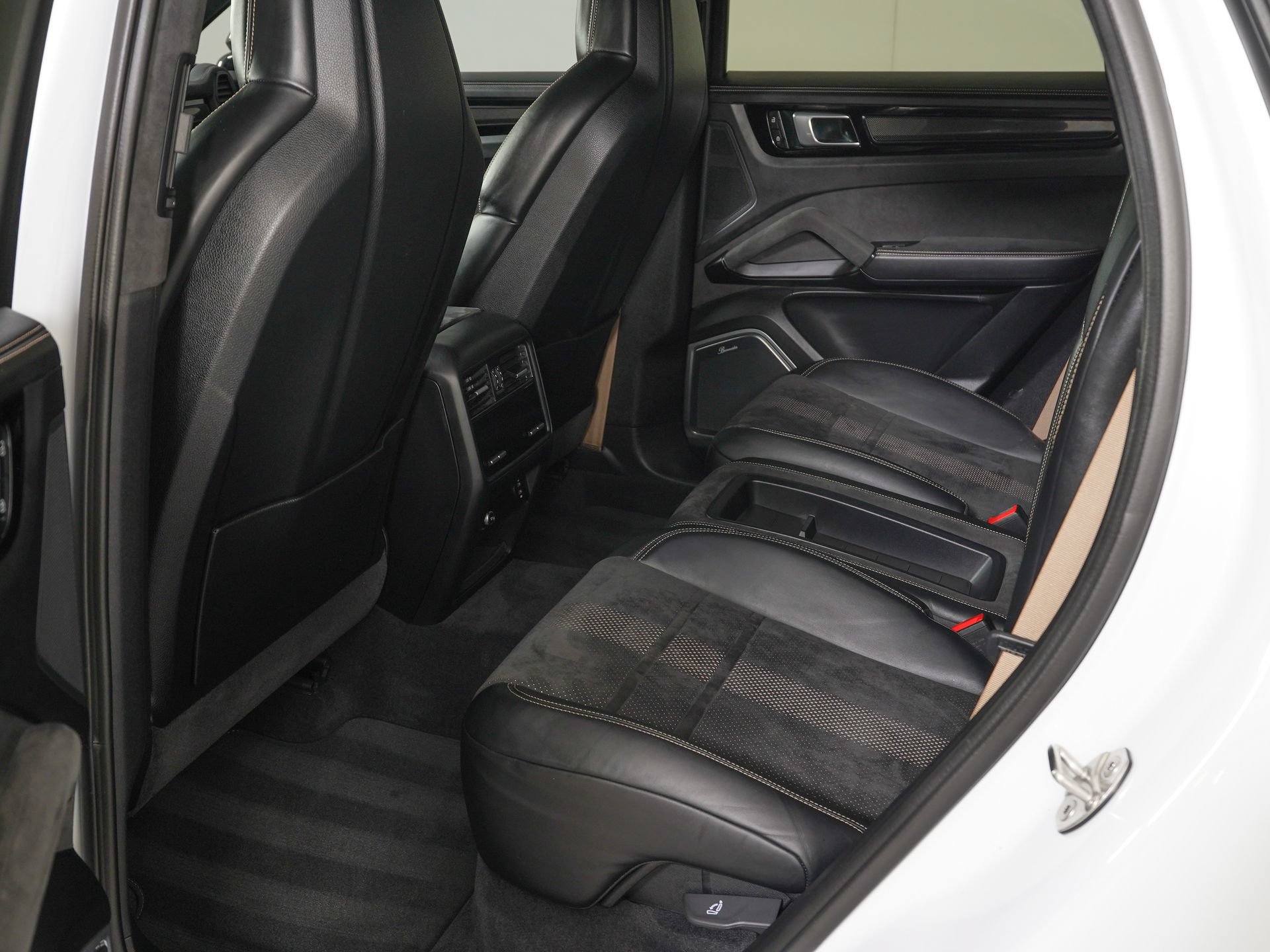 Used 2023 Porsche Cayenne Turbo GT AWD/4WD image 12