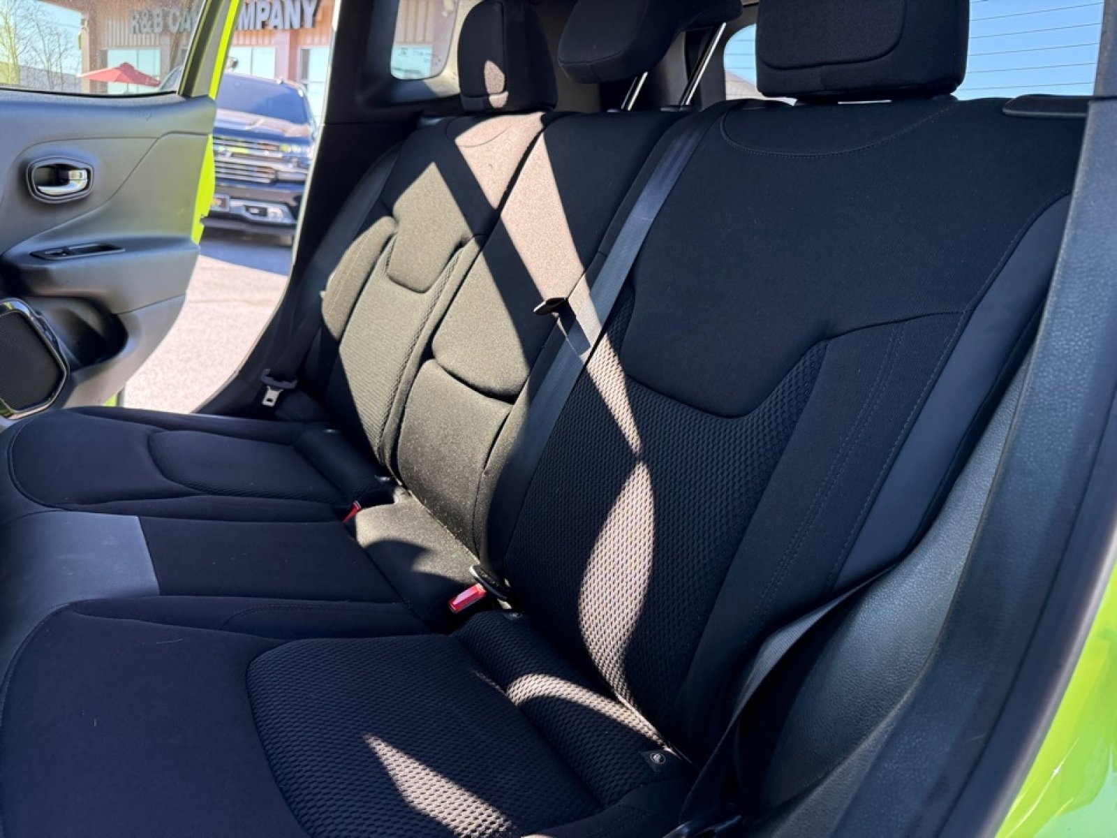 Used 2018 Jeep Renegade Altitude image 17