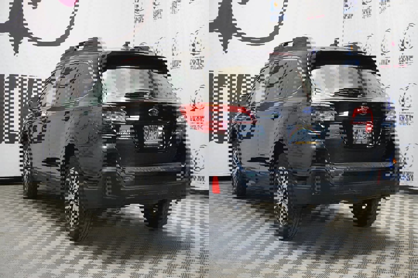 Used 2019 Subaru Outback 3.6R Limited w/ Popular Package #2 image 4