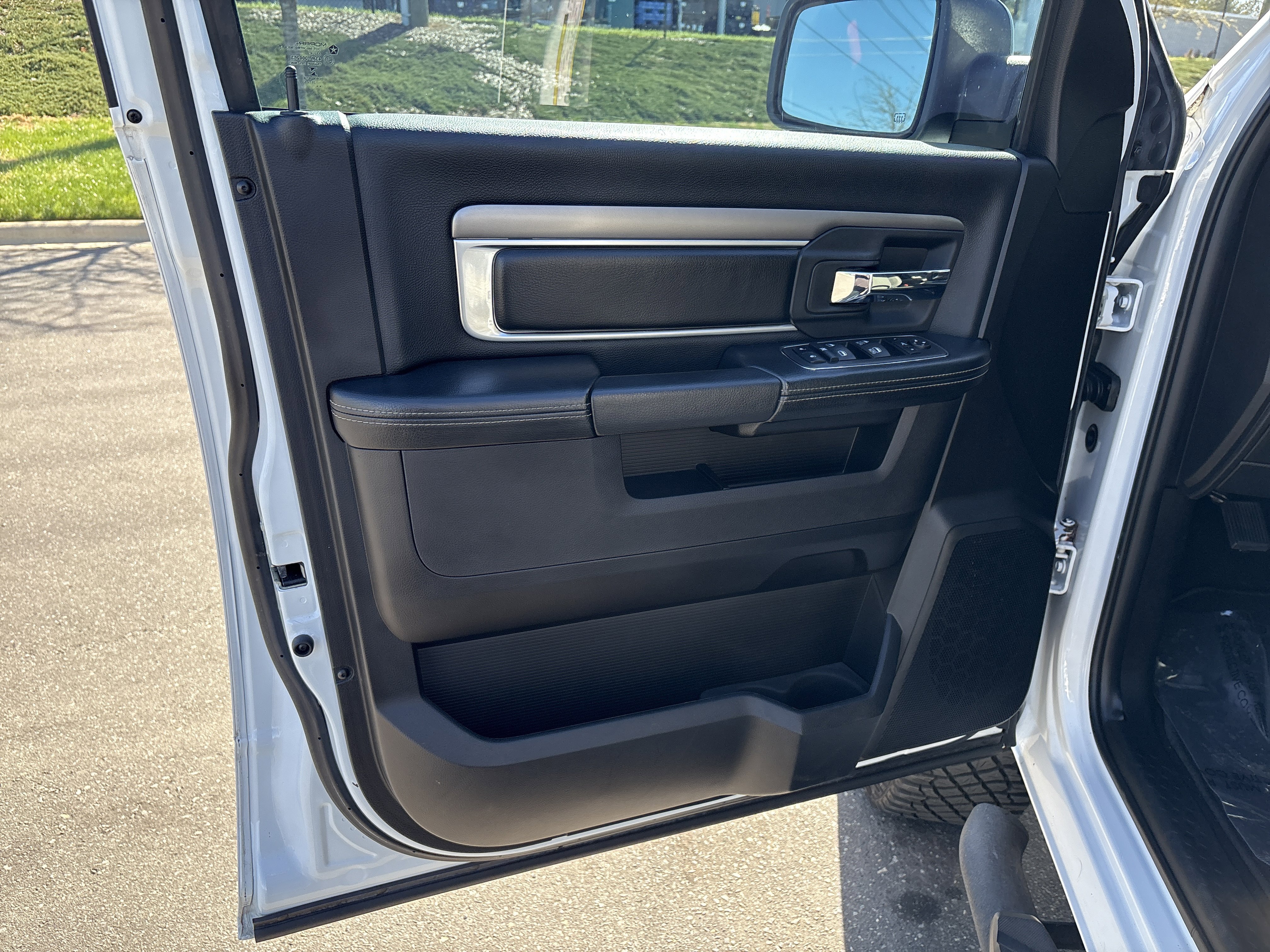 Certified 2021 RAM 1500 Classic Warlock w/ Luxury Group image 11