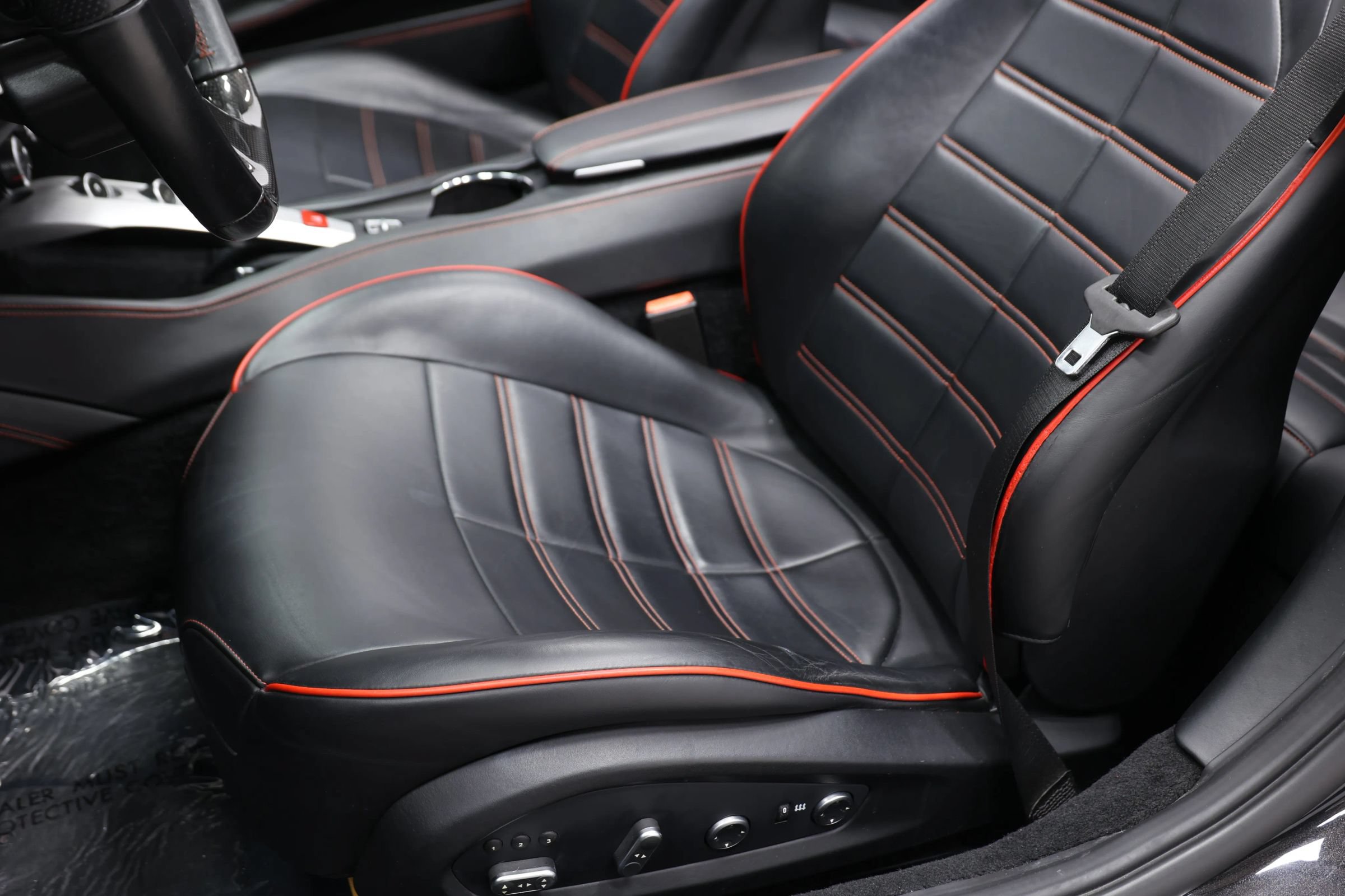 Used 2017 Ferrari California T RWD image 25