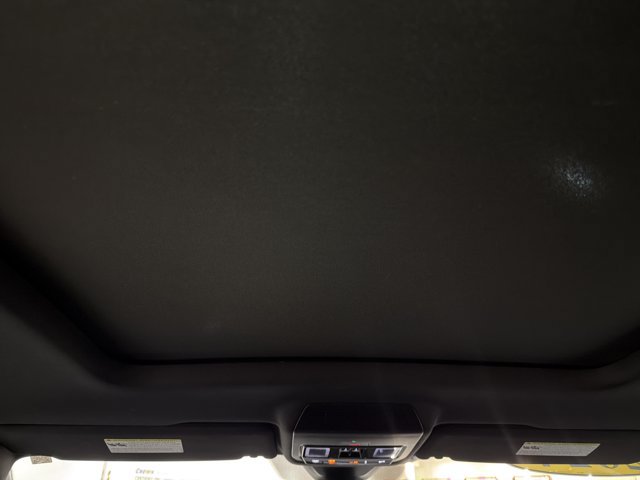 Used 2024 Volkswagen Atlas Cross Sport SE AWD/4WD image 27