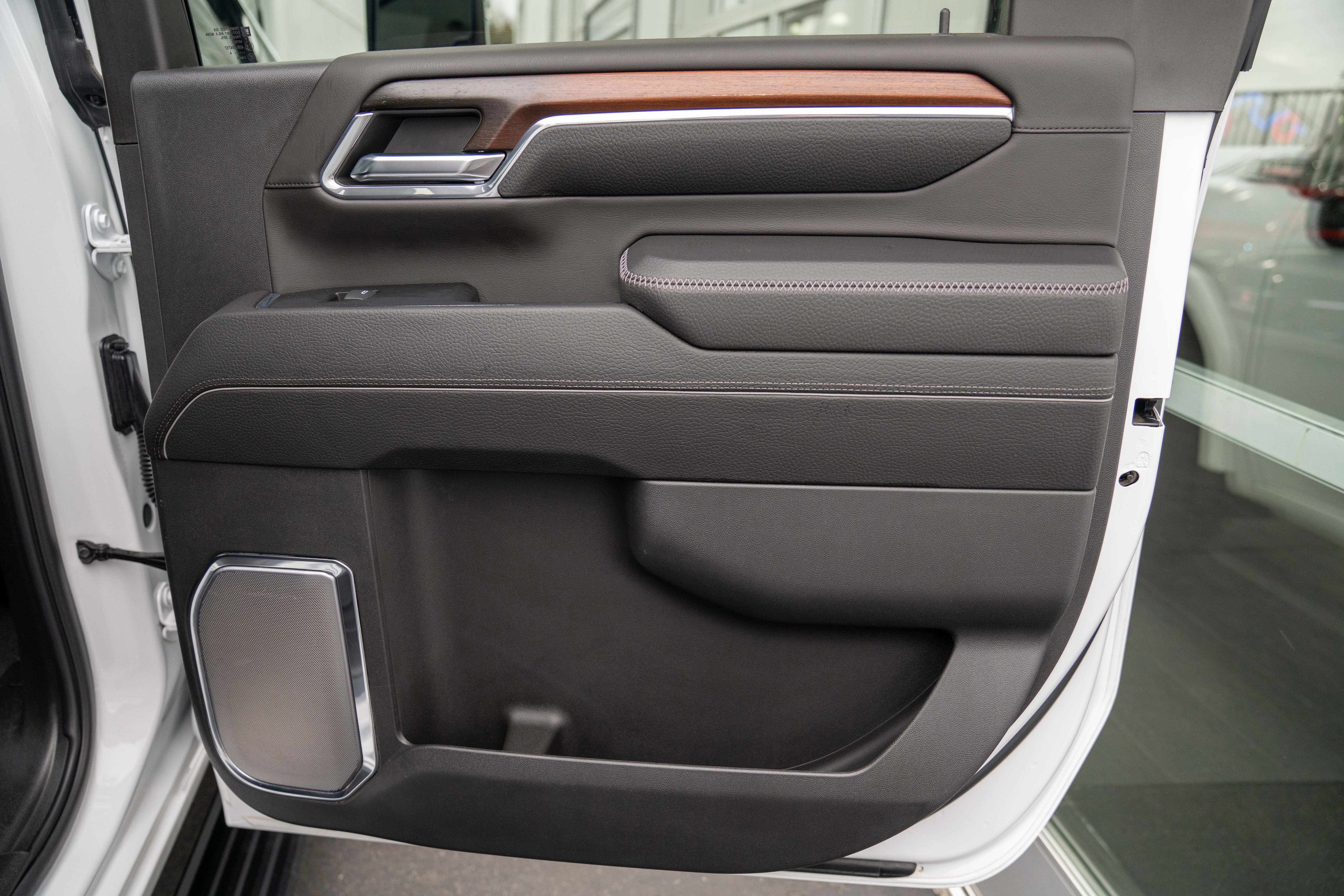 Used 2024 GMC Sierra 3500 Denali w/ Denali Reserve Package image 41