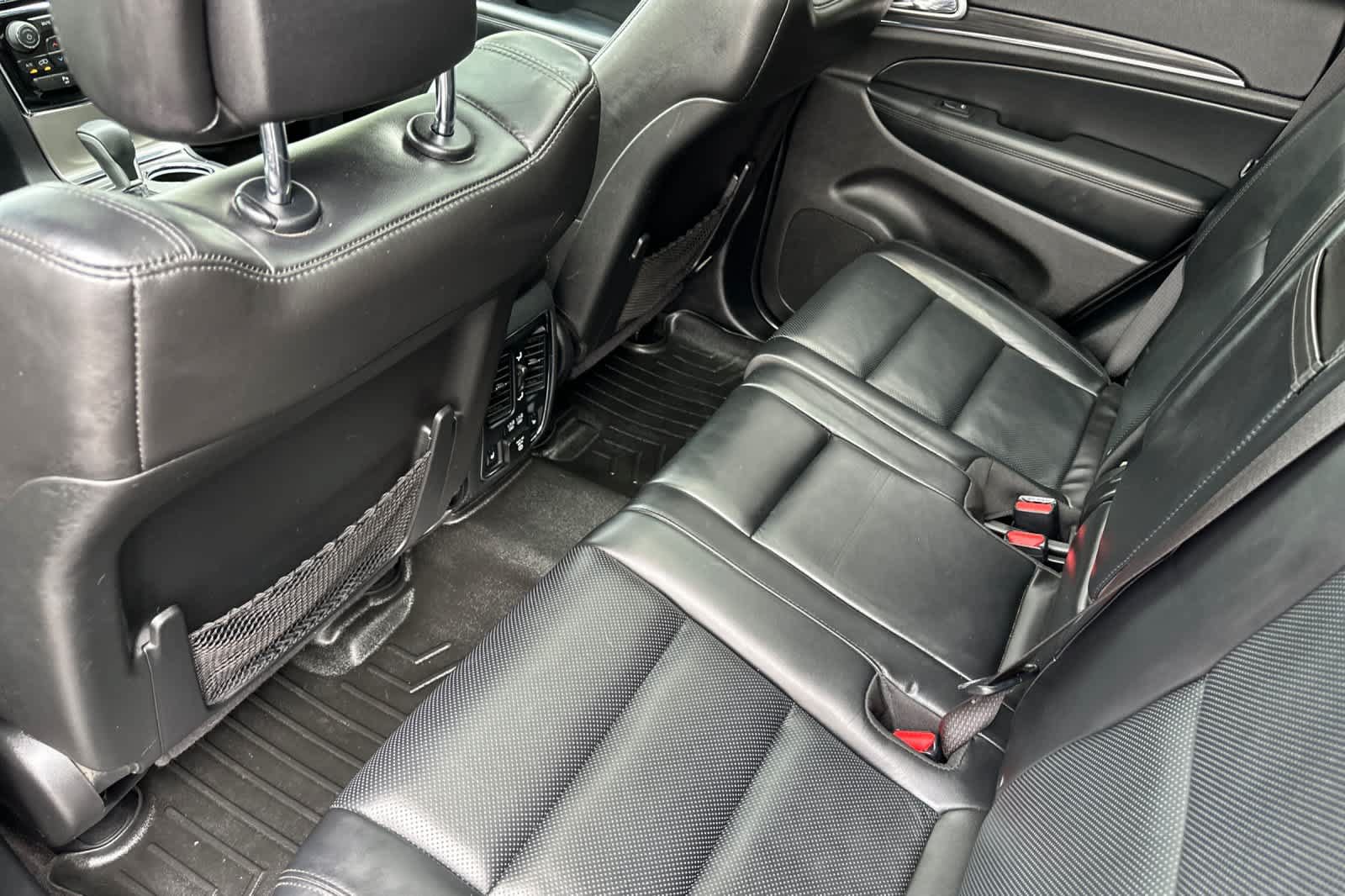 Used 2019 Jeep Grand Cherokee Limited w/ Luxury Group II AWD/4WD image 4