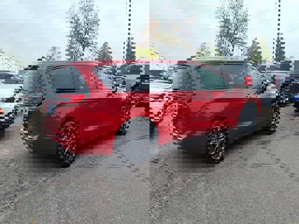 New 2026 Chrysler Pacifica Select image 3