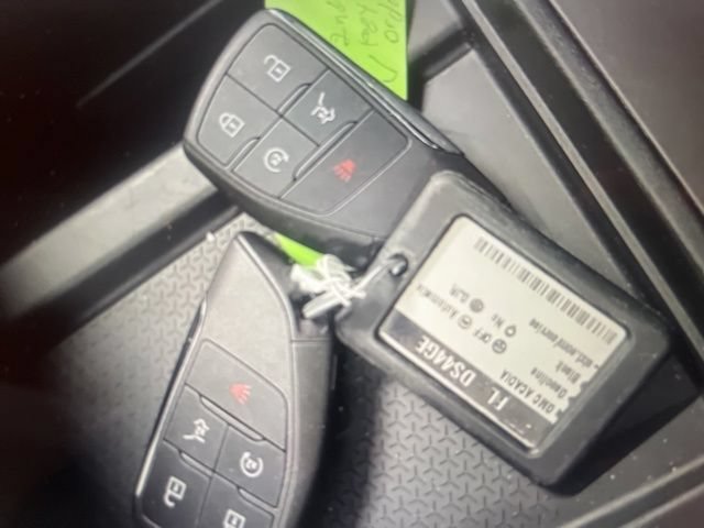 Used 2025 GMC Acadia Elevation FWD image 7