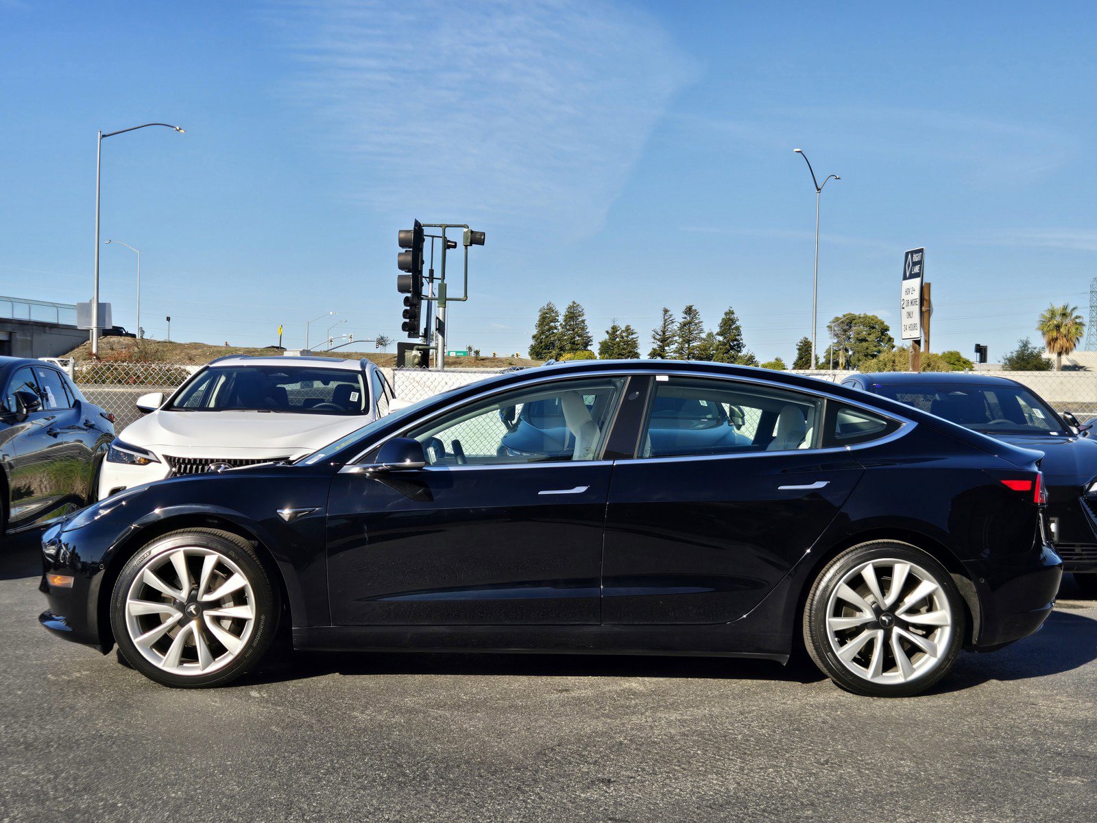 Used 2019 Tesla Model 3 Standard Range Plus image 7