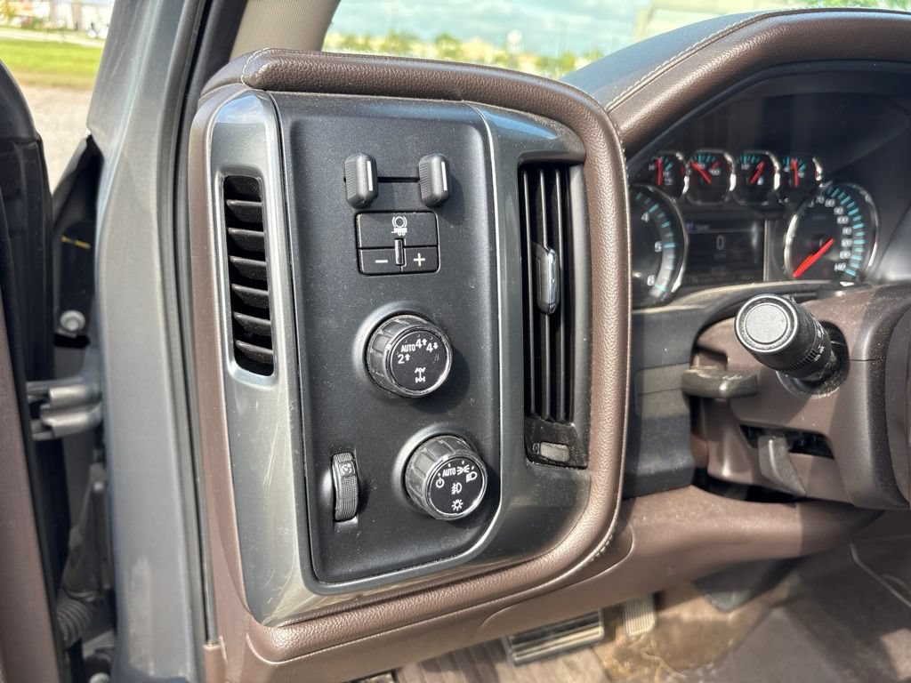 Used 2017 Chevrolet Silverado 1500 LTZ w/ Sport Package AWD/4WD image 19