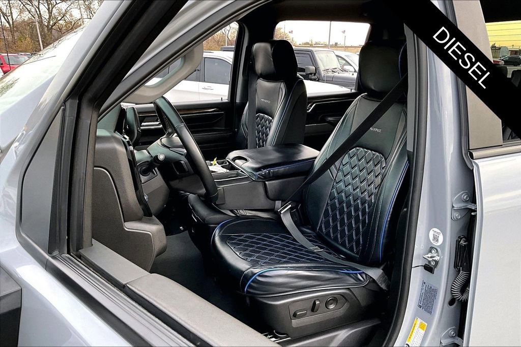 Used 2024 Chevrolet Silverado 2500 LT w/ Convenience Package image 21