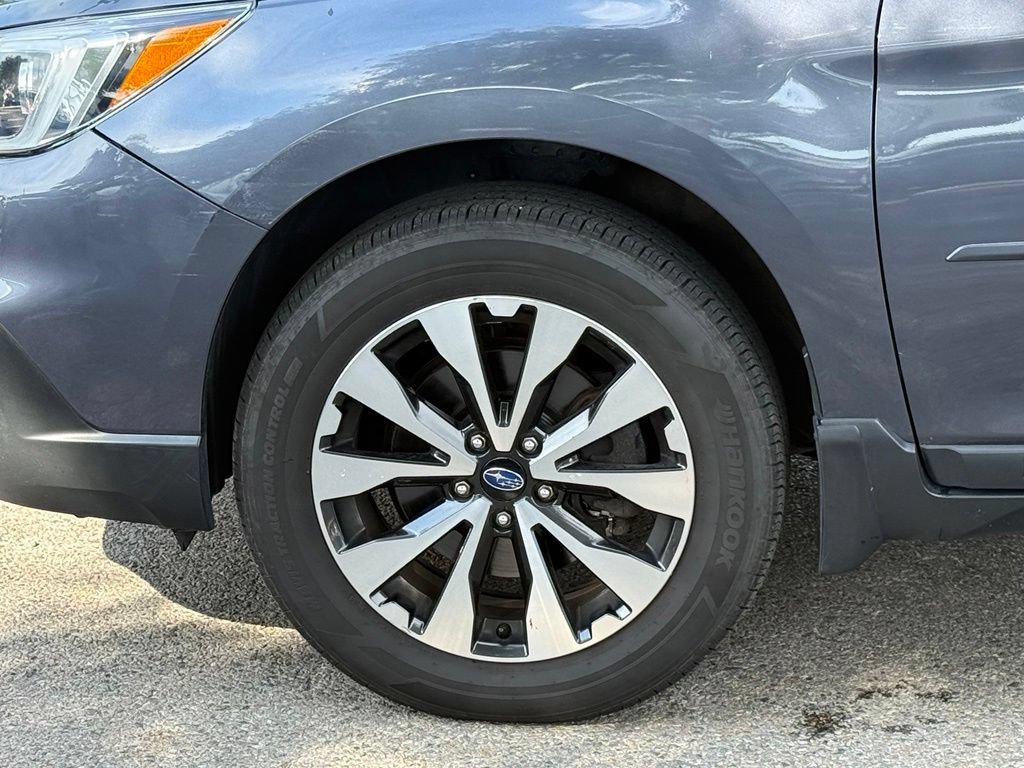 Used 2017 Subaru Outback 2.5i Limited AWD/4WD image 6