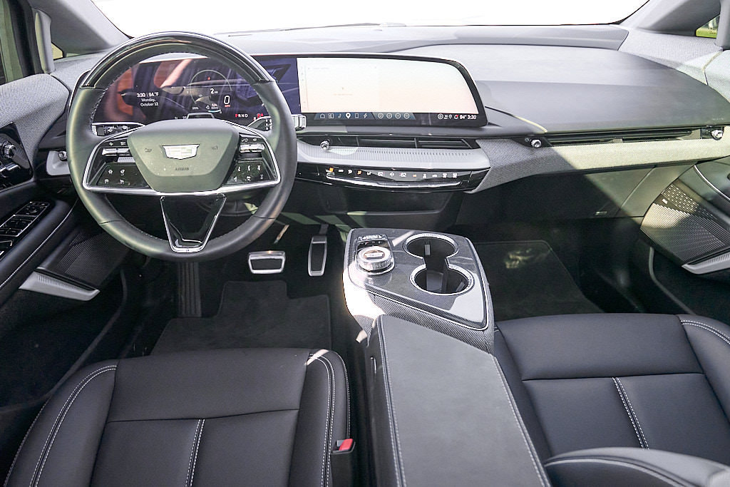 Used 2026 Cadillac Optiq Sport 1 AWD/4WD image 40