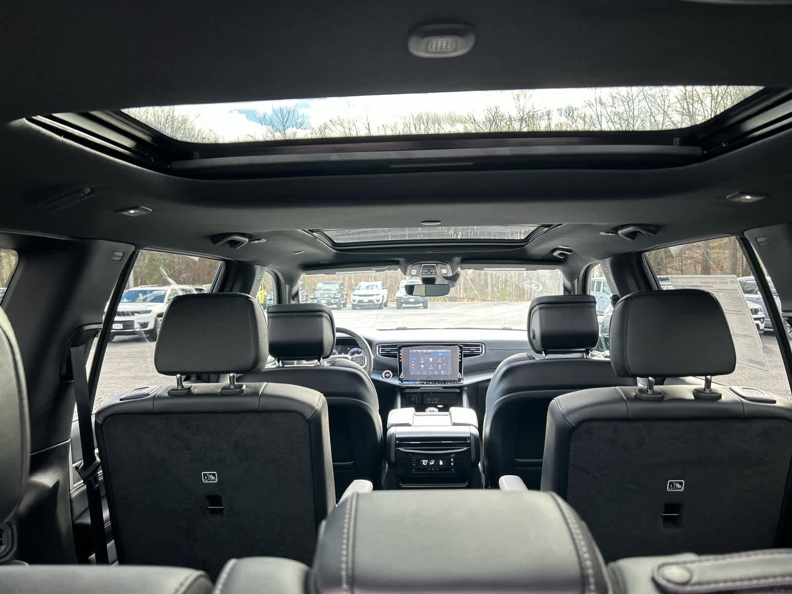 New 2025 Jeep Wagoneer L Series II w/ Premium Group I image 53