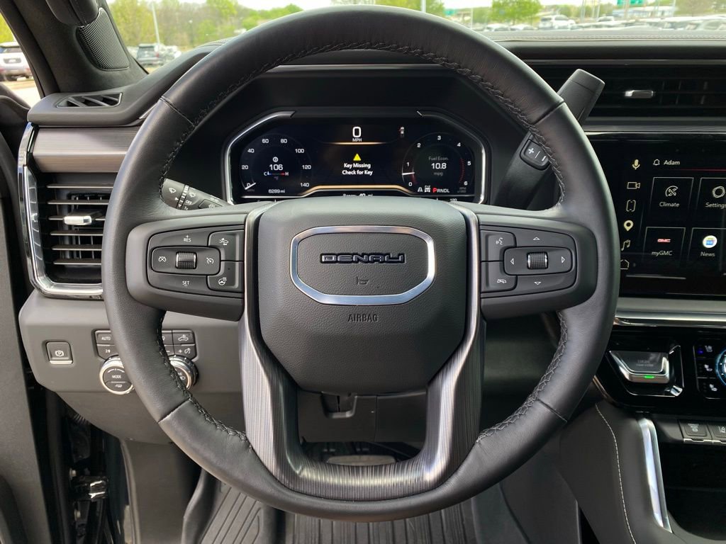 Used 2025 GMC Sierra 2500 Denali Ultimate AWD/4WD image 13