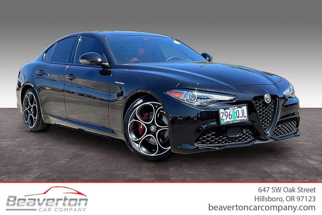 Used 2022 Alfa Romeo Giulia Veloce RWD image 1