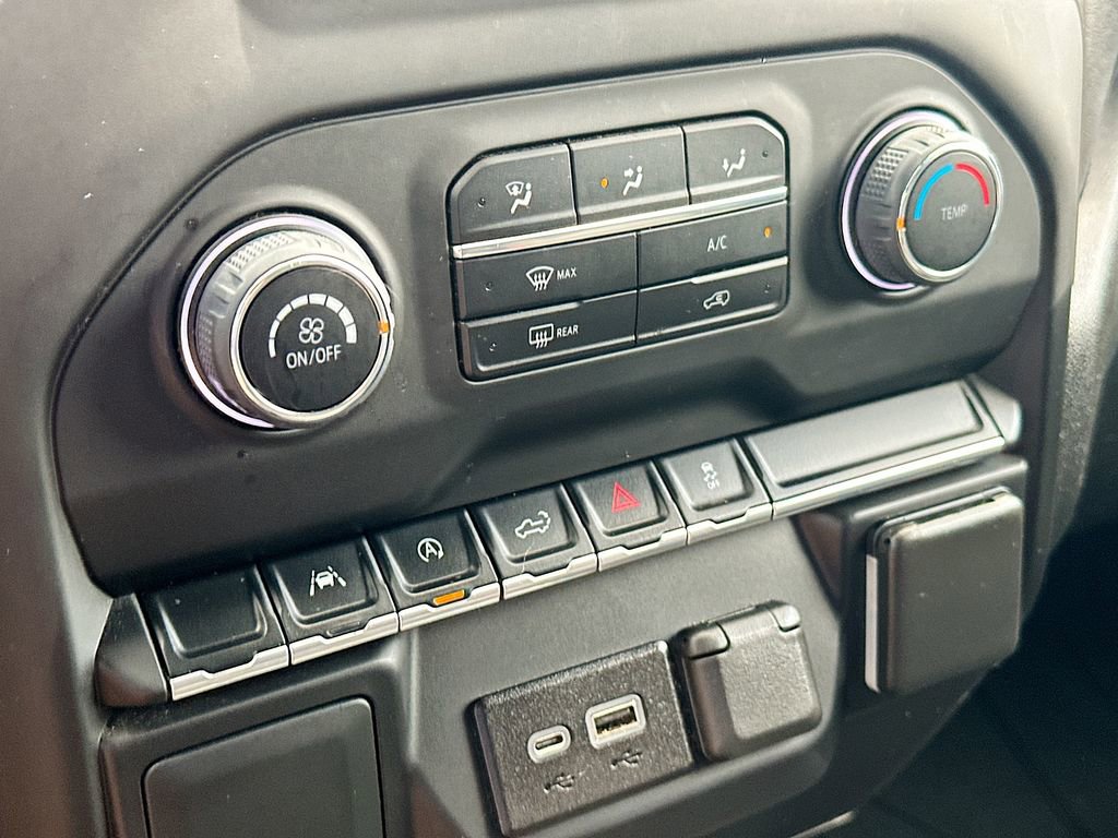 Used 2022 Chevrolet Silverado 1500 Custom image 12