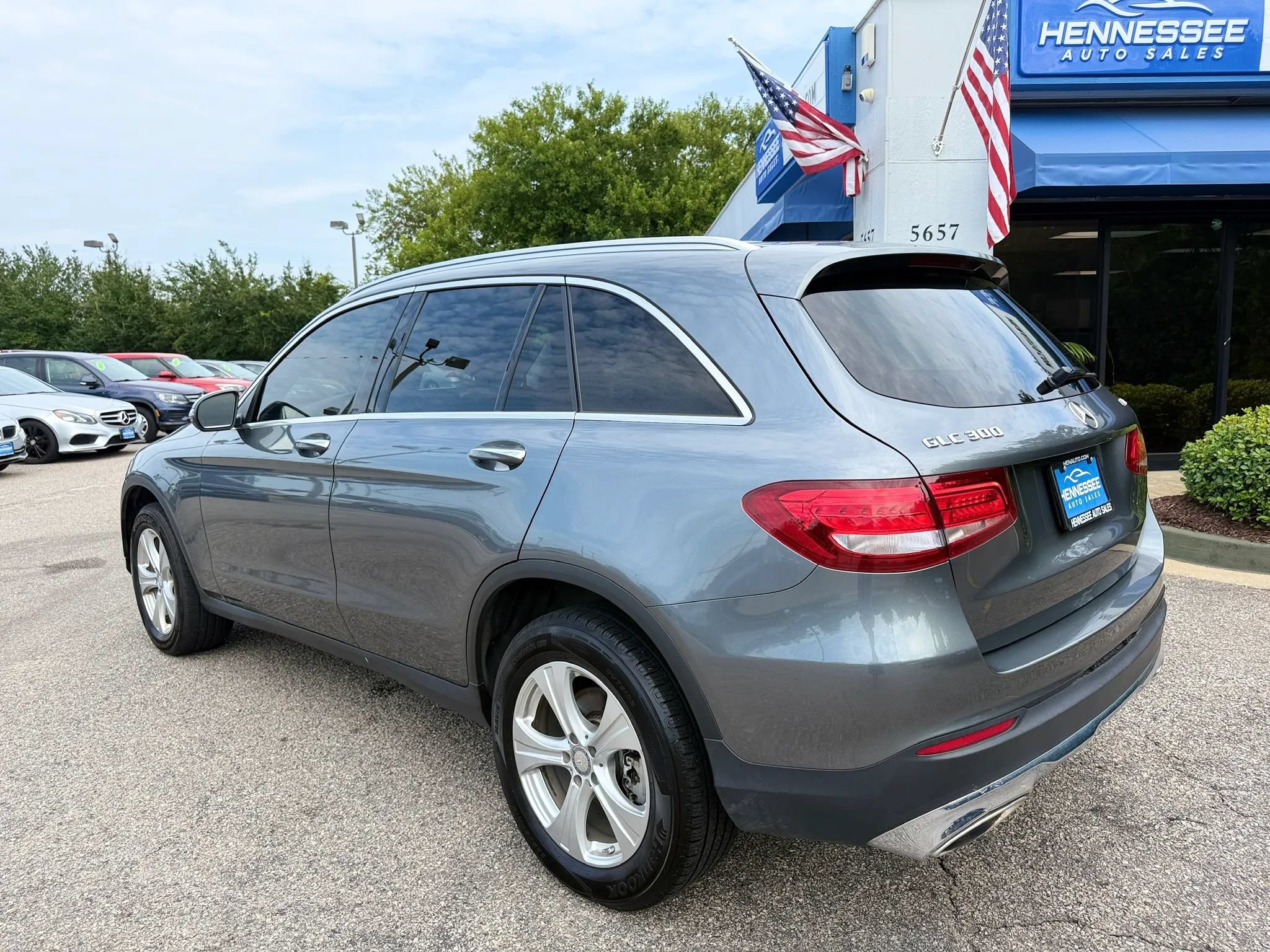 Used 2016 Mercedes-Benz GLC 300 4MATIC w/ Multimedia Package image 5